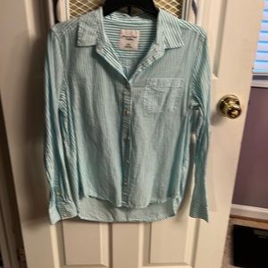 Women’s American Eagle Oxford button Front long sleeve Blouse